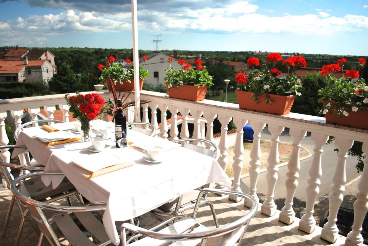 Apartments Maria Πόρετς Εξωτερικό φωτογραφία